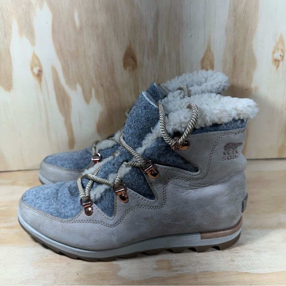 Sorel Sneakchic Alpine Shearling & Leather Lace Up Booties Women’s Size 8